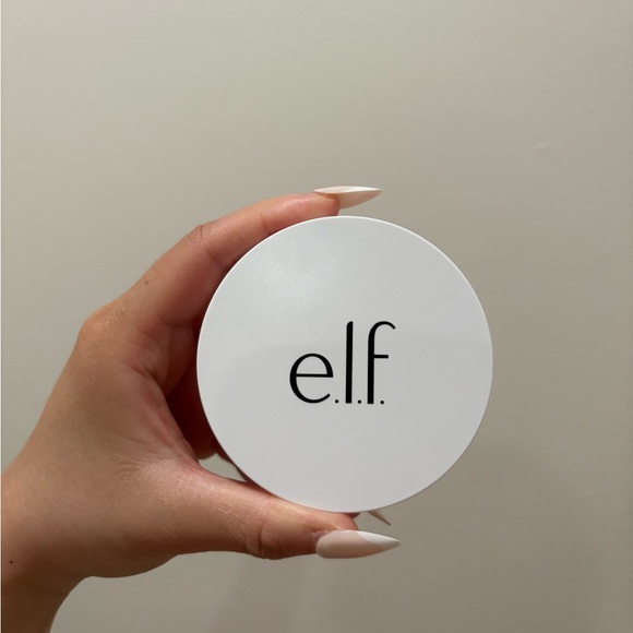 e.l.f. Powder Foundation - Picture 1 of 3